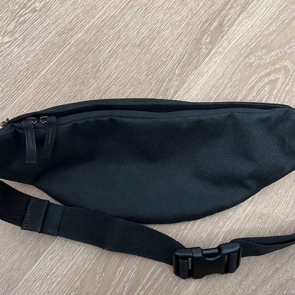 Nike Belt Bag - Picture 6 of 7